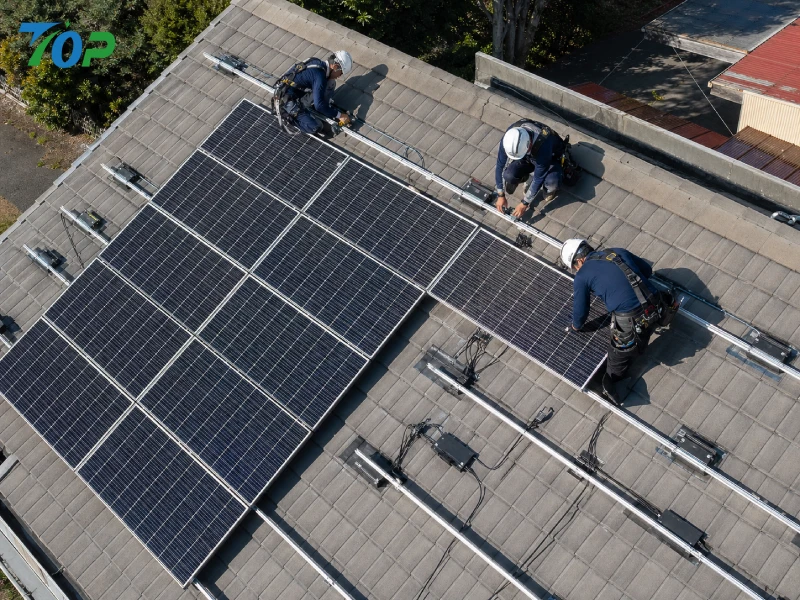 Perché il solare plug-in (Plug & Play PV) sta trasformando l'energia distribuita: politica, standard tecnici e guida tecnica B2B